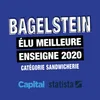 Badge bleu nuit « Élu meilleure enseigne 2020, catégorie sandwicherie » (Capital / Statista)